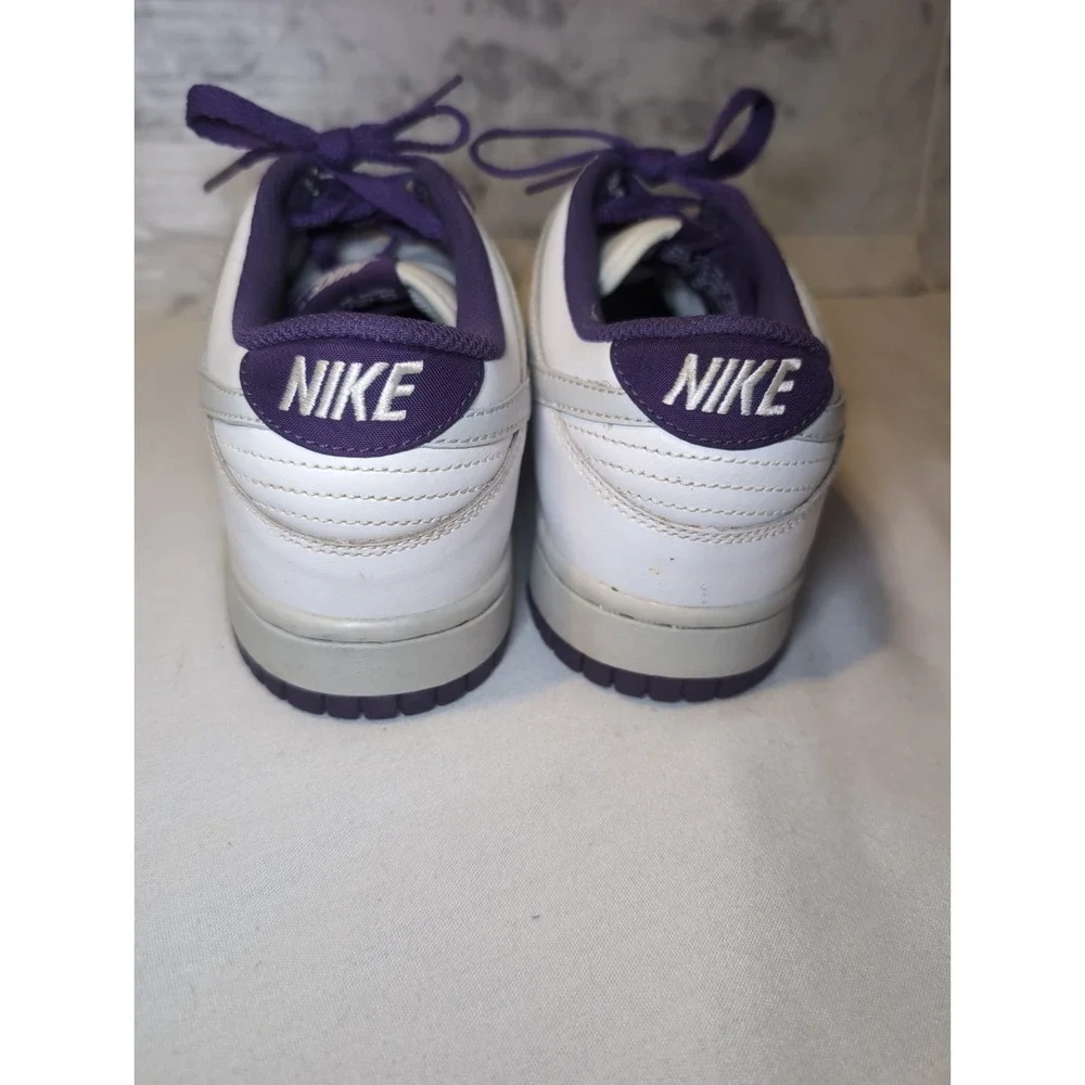 Women's Size 8 Nike Dunk Low White/Purple 2009